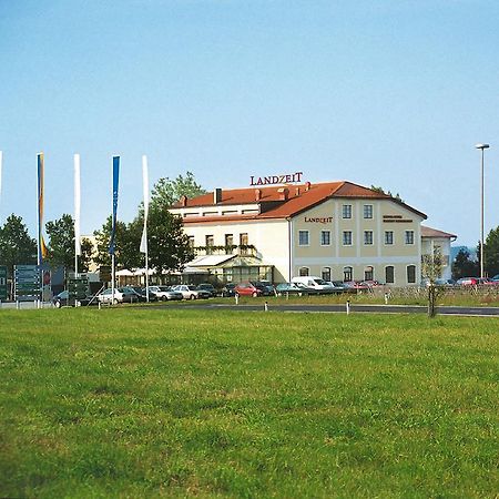 Landzeit Motor-Hotel St. Valentin Екстериор снимка