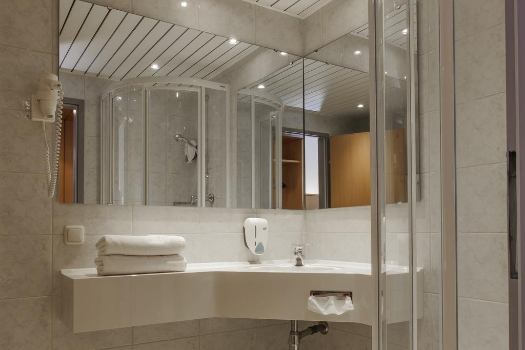 Landzeit Motor-Hotel St. Valentin Стая снимка