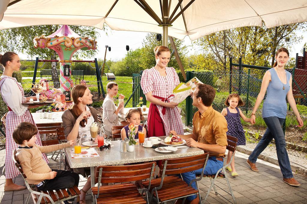 Landzeit Motor-Hotel St. Valentin Екстериор снимка